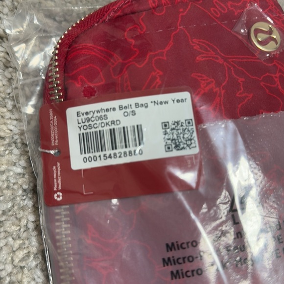 NWT Lululemon Special Edition 2025 Lunar New Year Red Everywhere Belt Bag 1L - Picture 7 of 10